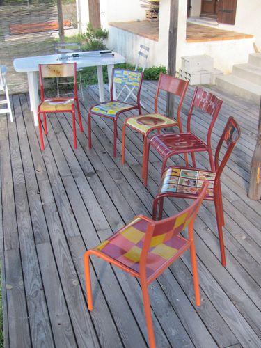 six chaises peintes