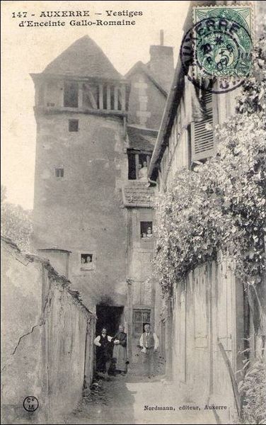 AUXERRE - Vestiges d'enceinte gallo-romaine-copie-1