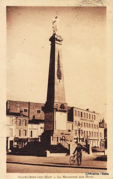 1326101103-17-Rochefort-sur-Mer-monument-aux-morts.jpg