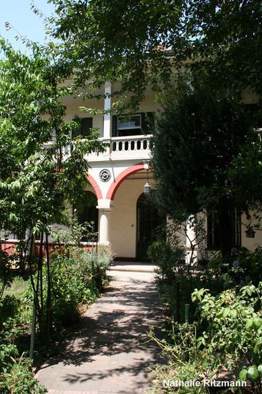 Photo-218---jardin-et-actuel-couvent.jpg