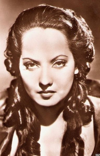 MERLE OBERON.-44