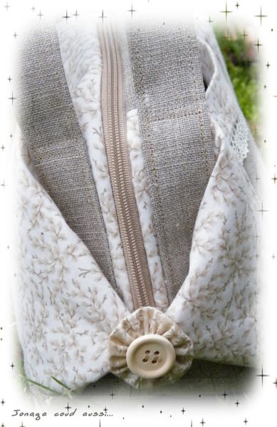 2010 Noel trousse Ed detail