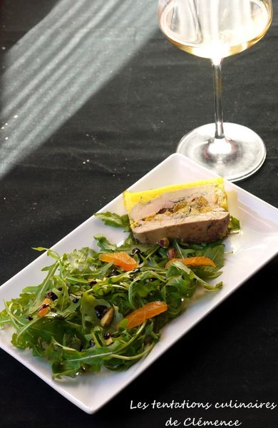 foie-gras-fourres-aux-abricots-et-pitaches.jpg
