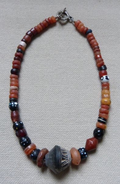 Collier-perles-anciennes-Mali.jpg