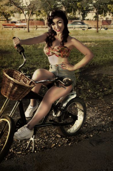 PIN UP Christabel PRINTED Fotografia Tomada Por Sherry Down