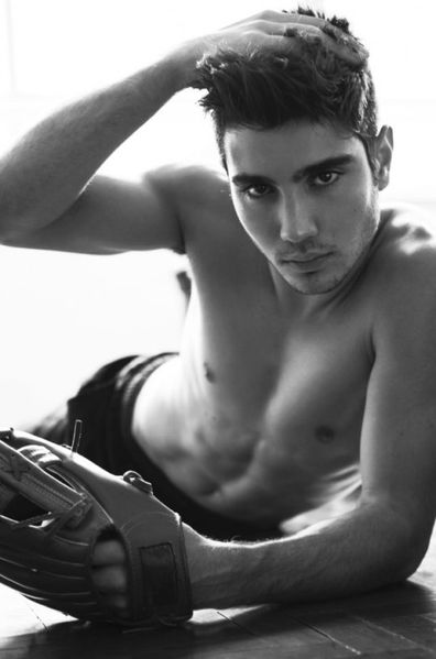 Lourenco-Lima-Hot-Male-Model-Burbujas-De-Deseo-05-522x790.jpg