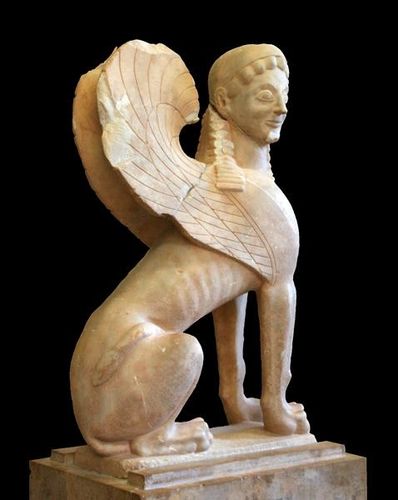 694h1a Musée de Corinthe, Sphinx (560-550 avt JC)