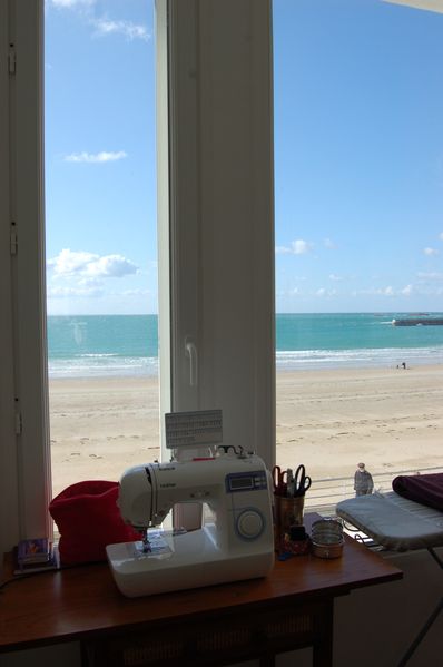 atelier-couture-avec-vue-sur-la-mer.JPG