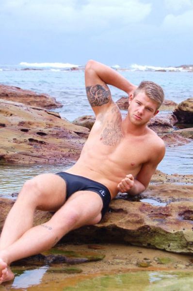 The-Navy-Diver-Hot-Model-Burbujas-De-Deseo-010-465x700.jpg