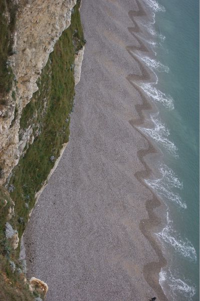 etretat falaises pic vagues9