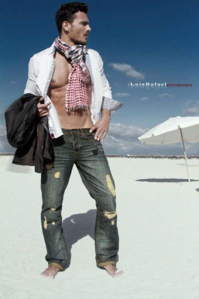 Javier-Lorenzana-Belleza-Masculina-Burbujas-De-Deseo-03-466.jpg