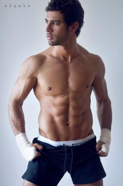 Chris-De-La-Campa-Belleza-Hombre-Burbujas-De-Deseo-010-466x.jpg
