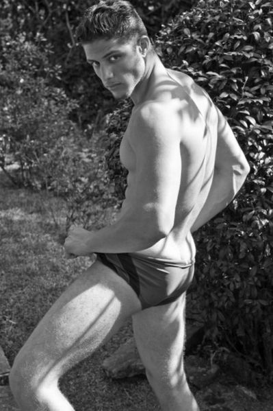 Lukas-Rodrigues-Sexy-Model-Burbujas-De-Deseo-01-466x700.jpg