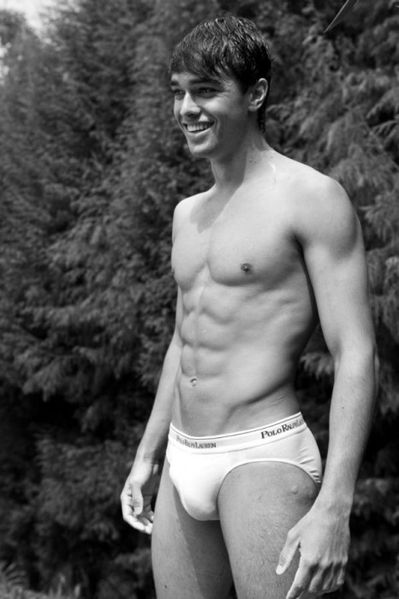 Allan-Lanfredi-Hot-Burbujas-De-Deseo-01-466x700.jpg