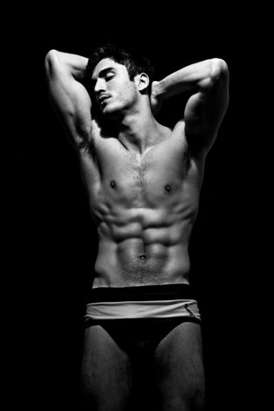 Diego-Amaral-Hot-Macho-Burbujas-De-Deseo-011-466x700.jpg