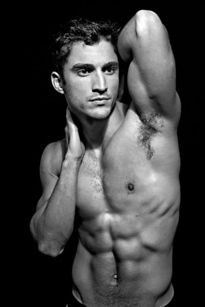 Diego-Amaral-Hot-Macho-Burbujas-De-Deseo-012-466x700.jpg