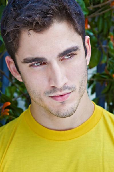 Diego-Amaral-Hot-Macho-Burbujas-De-Deseo-04-466x700.jpg