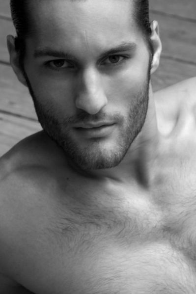 Etienne-St-Germain-Hot-Sexy-Model-Burbujas-De-Deseo-03-533x.jpg