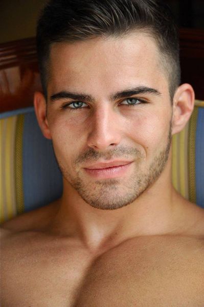 Roman-Dawidoff-Masculine-Desire-Burbujas-De-Deseo-011-532x8.jpg