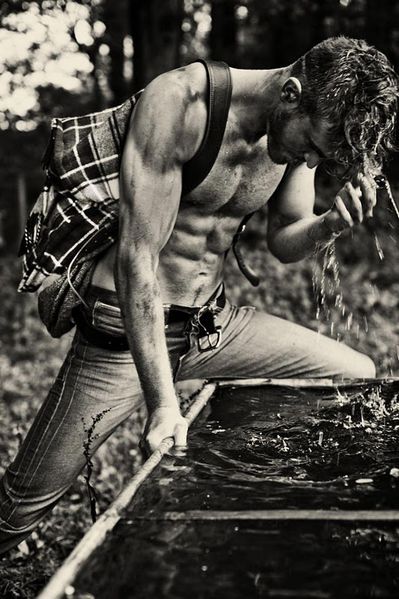 far-and-away-oliver-cheshire--chris-doe---ashley-r-copie-8.jpg