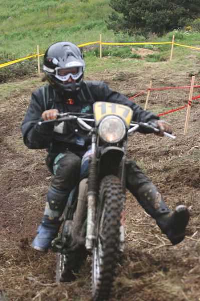 2-eme-AUROUX-ENDURO-RETRO-117-PAIS-Pascal-.jpg