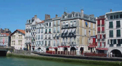 Quai-de-la-Galuperie---Bayonne.gif