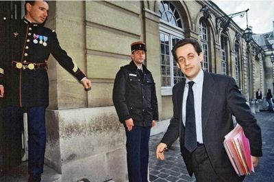 SARKOZY-1993-ministre-du-budget.jpg