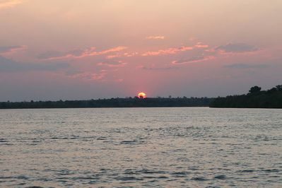 coucher-soleil-sur-le-Zambeze-01.jpg