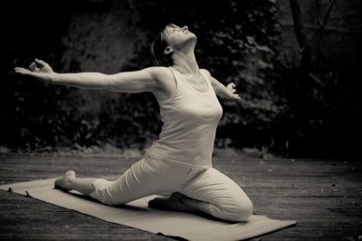 pic_Chatakasana-posture-de-loiseau-celeste-_109439_large.jpg