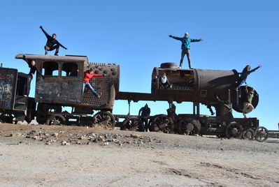 Photo 27,06 - 19 - Uyuni Cimetière Trains