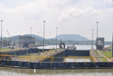 Photo 04,07 - 04 - Panama Canal Miraflores Locks 2