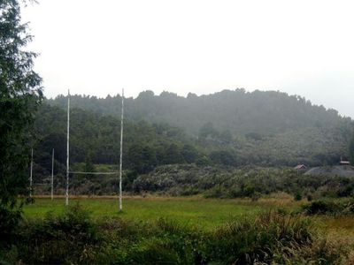 Poteaux-de-rugby-dans-un-village-fantome