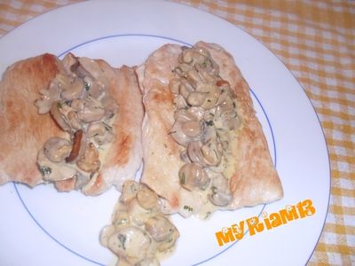 ESCALOPES-DE-DINDE-AUX-CHAMPIGNONS-A-LA-CREME.jpg