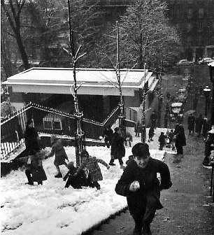 Doisneau-NeigeMontmartre1958-copie-1.jpg