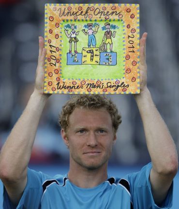 tursunov_hertogenbosch2011_victory_jun2011_2.jpg