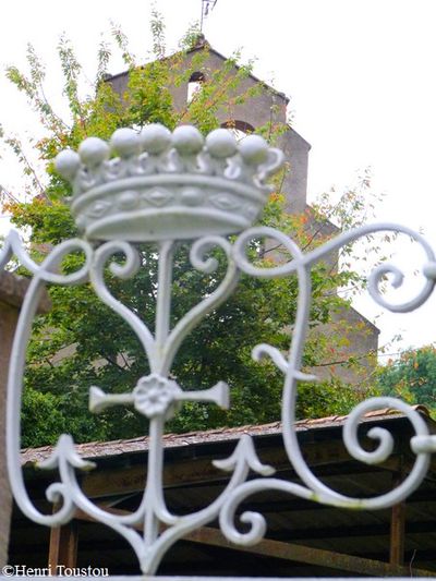 Niort de Sault 059 chateau couronne de Comte