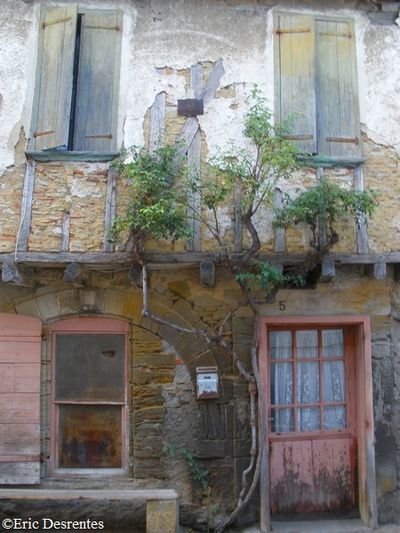 Saint Papoul 021 vieille maison de 1728