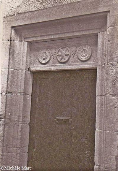 La Pomarède ancien 016 fronton de porte vers 1980