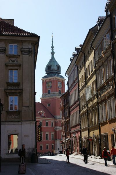 Varsovie-Pologne-zamek krolewski depuis la rue swietojanska