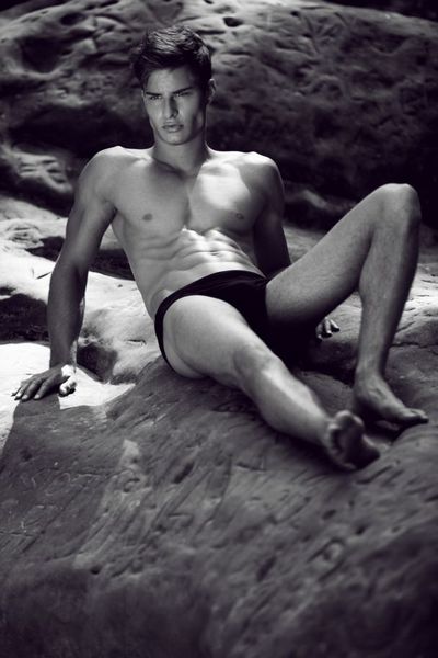 Kevin-Rettinger-Hot-Burbujas-De-Deseo-03.jpg