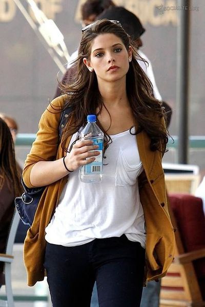 ashleygreene-shopping