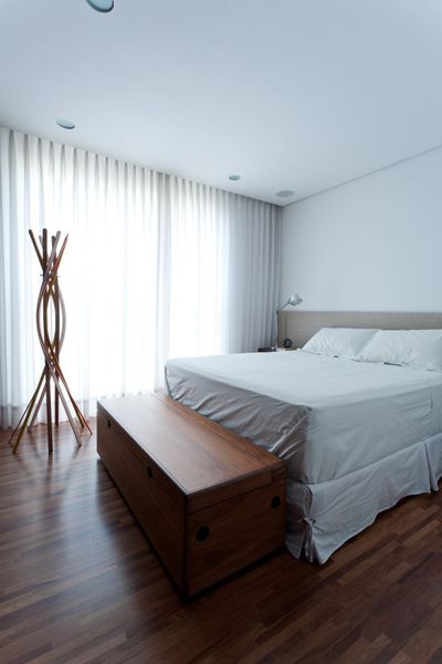 Leandro-Garcia-Ahu-61-Apartment-13-bedroom-600x900