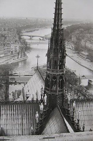 Henri Cartier-Bresson, Notre-Dame de Paris, 1948-jpg