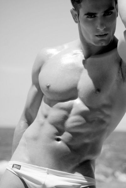 David-Karamanis-Hot-Burbuja-De-Deseo-05-529x790.jpg