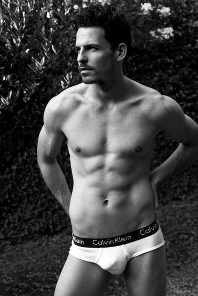 Rodrigo-Vieira-Hot-Brazilian-Model-03.jpg
