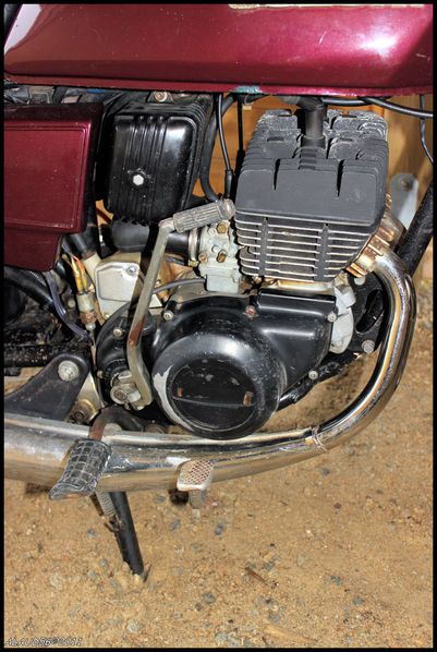 Suzuki-125-GT--19-.JPG