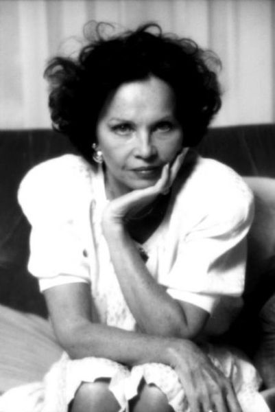 LESLIE CARON-08