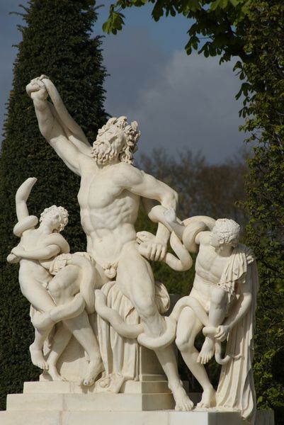 212 Versailles 0595