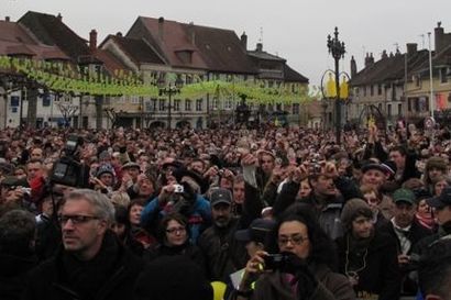 La-foule-attend-le-Vin-Jaune-2003.jpg