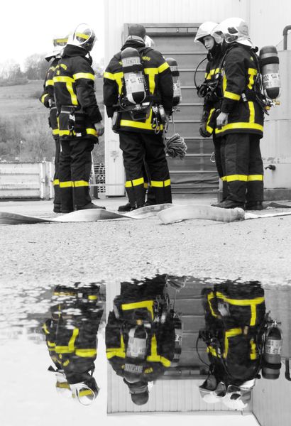 2012-04-21 Pompiers-Autoneum 263 Flaque NB-jaune